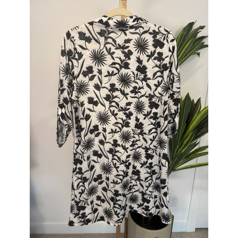 Tango Mango | V-Neck Button Down Dress - Picture 8 of 8